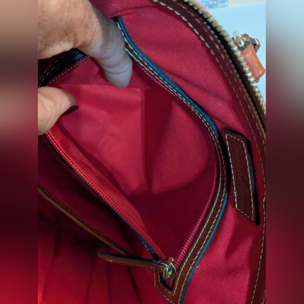 Dooney Bourke Definitive Pebble Grain Vacchetta Trim w/FREE PURSE PILLOW Satchel - Picture 9 of 17